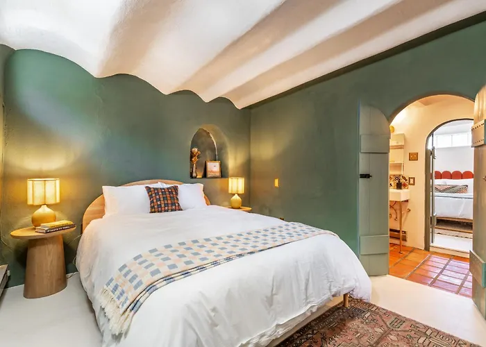 Stunning Artful Adobe - Super Walkable Location - Cozy And Comfortable
